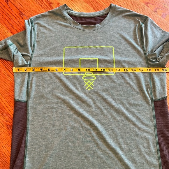 LULULEMON-Men’s Short Sleeve Work Out Shirt - Picture 5 of 8